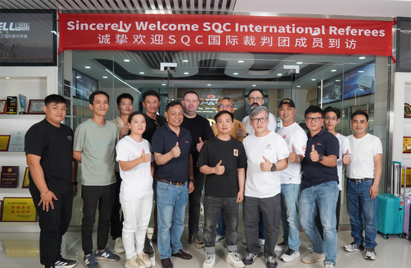 The SQC International Judging Panel Visits Car Modification Workshop to Jointly Appreciate the Charms of Tec and BAK Brand